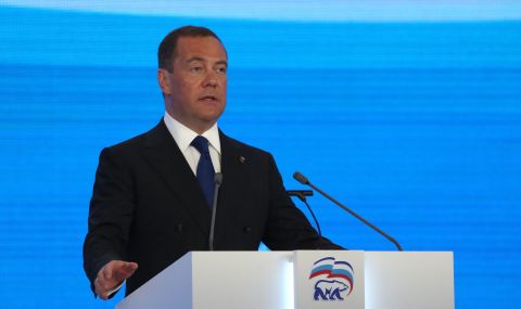 Медведев критикува социалните платформи - 1
