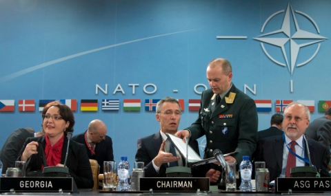 Сърбия няма намерение да влиза в НАТО - Февруари 2016 - 1