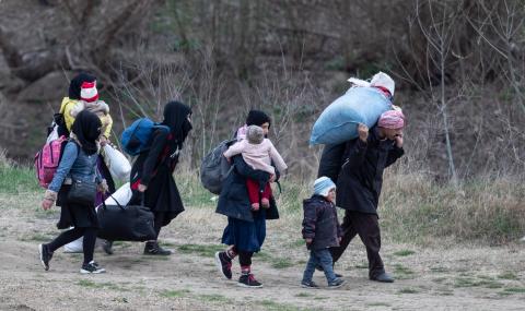 Турция: Не сме бежанският лагер на Европа - 1