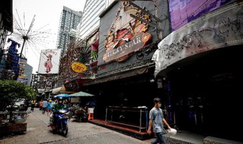 Тайланд отваря молове и магазини - 1