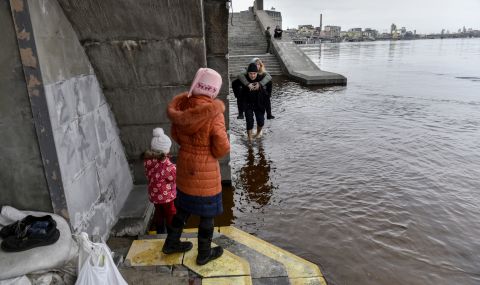 Нивото на водата около взривения язовир в Украйна се е покачило с пет метра - 1