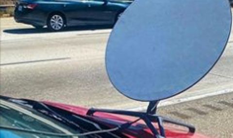 Глобиха шофьор на Toyota, инсталирал сателитна антена на колата си - 1