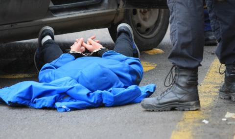 Бандити готвели огнен атентат срещу полицейско управление - 1