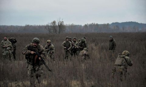 Полетата около Бахмут са покрити с труповете на руски войници - 1