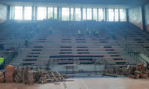 Започна ремонтът на зала „Диана“ в Ямбол (СНИМКИ)