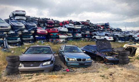 5000 коли за унищожаване или най-голямата автоморга в света (ВИДЕО) - 1