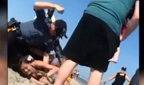 Полицаи пребиха млада жена на плажа (ВИДЕО) - 1