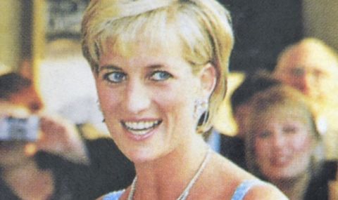 "Короната" заформи скандал с реплика на размазаната кола от катастрофата, убила принцеса Даяна - 1