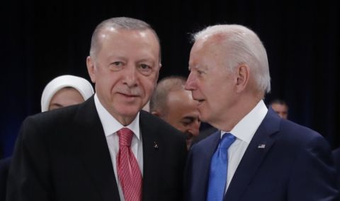 NYT: Ердоган „побърква“ Байдън заради Русия - 1