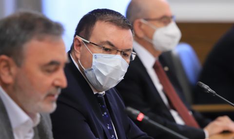Министърът на здравеопазването свиква извънредно заседание на Националния ваксинационен щаб - 1