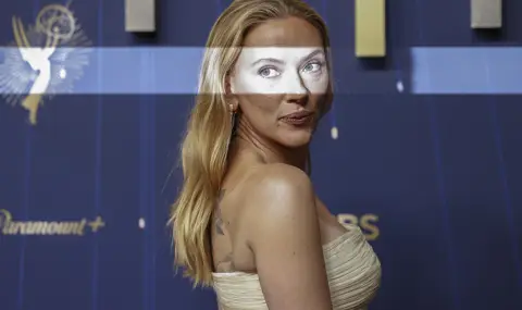 Скарлет Йохансон се появи без грим и по дънки в Ню Йорк, почитателите й полудяха (ВИДЕО) - 1