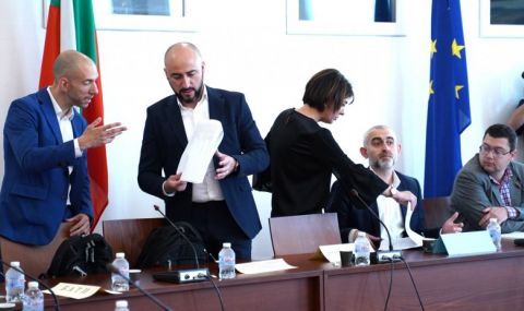 След над 11-часово заседание бюджетната комисия се събира и днес - 1