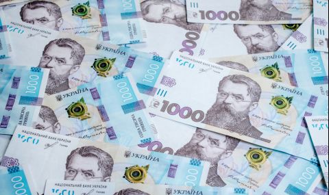 Забраниха на украинците да превеждат гривни във валутни карти на чужди банки - 1