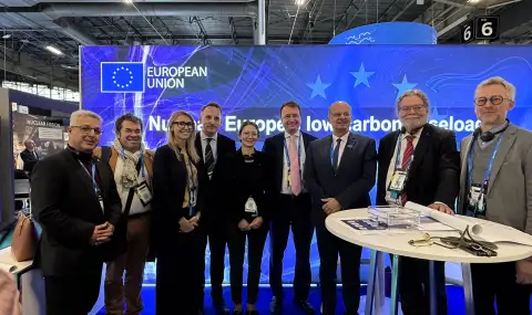 Цветелина Пенкова от Световното ядрено изложение в Париж - 1