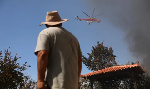 Голям пожар край Кавала: Жилищни райони и туристически зони под заплаха - 1