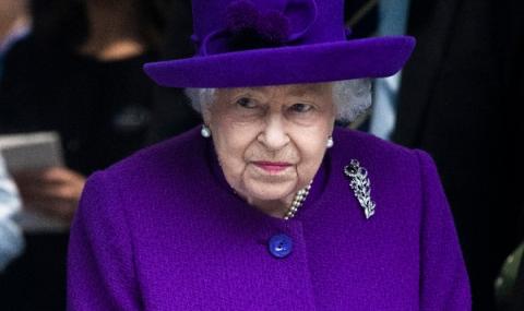 Кралица Елизабет II се завърна в Бъкингамския дворец - 1