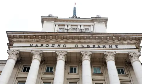 Министри застават пред депутатите по ключови теми от седмицата