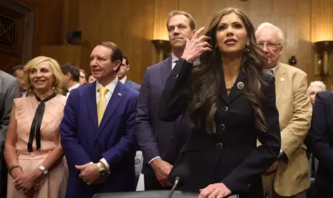 Тръмп уволни министъра на вътрешната сигурност Кристи Ноум, прави я "Специален пратеник за Щита на двете Америки"