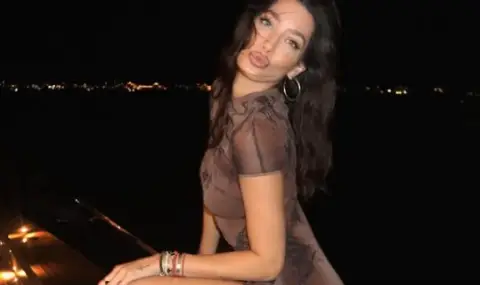 Дъщерята на Фатик, Александра Тюркмен, се снима в прегръдките на Майк Тайсън - 1