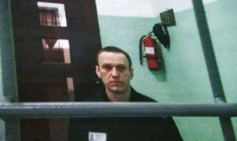 Алексей Навални изплува от арктическата неизвестност! Опозиционерът се появи на съдебно заседание в наказателната колония (ВИДЕО) - 1
