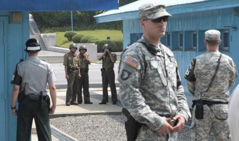 Северна Корея: Лесно ще унищожим американските бази - 1