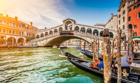От 2024 г. Венеция въвежда такса от 5 евро за туристите, които не отсядат в града - 1