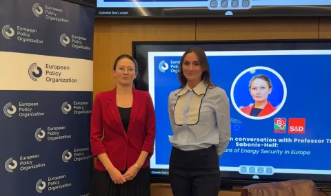 Пенкова изнесе лекция пред студенти от Джорджтаунския университет във Вашингтон - 1