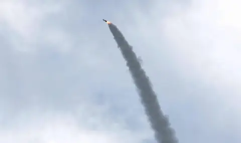 Russia strongly condemns strikes on Lebanon, Israel launches peace talks as soon as possible  - 1