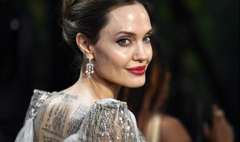 Ето я Анджелина Джоли, както само Брад Пит я е виждал - 1