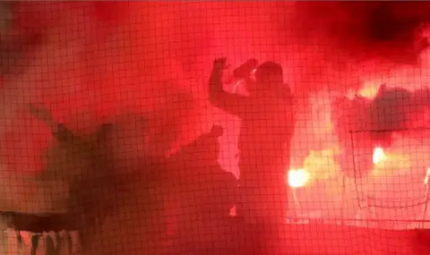  Здраво меле между футболни фенове в София! - 1