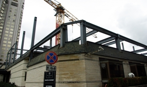 Строителството в хотел „Маринела” продължава въпреки забраната - 1