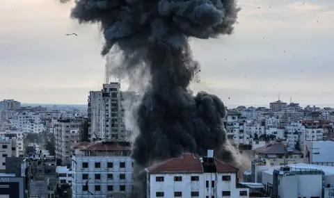 Под тежък обстрел! Израелската армия унищожи повече от 400 военни цели в Газа - 1