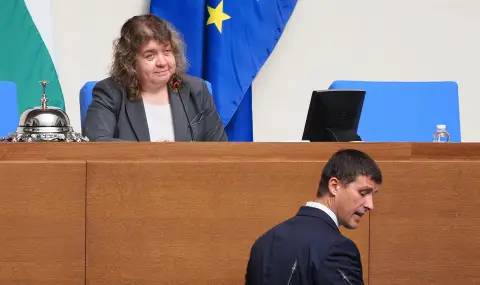 Скандал в парламента: Наталия Киселова отне думата на Ивелин Михайлов - 1