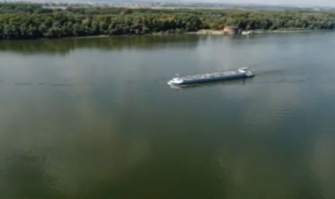 Критично ниво на р. Дунав, спряха корабоплаването  - 1