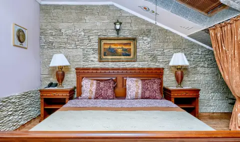 A hotel built into the rocks of the Old Town of Plovdiv is for sale (VIDEO)  - 1