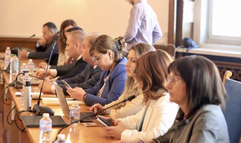 В Правна комисия: Приеха законопроекта за противодействие на корупцията на ГЕРБ-СДС - 1