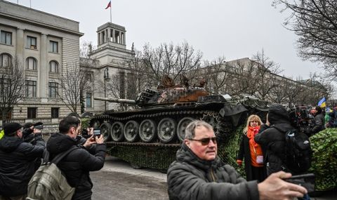 Ответен удар! Русия ще постави унищожено в Украйна натовско военно оборудване пред западни посолства в Москва - 1