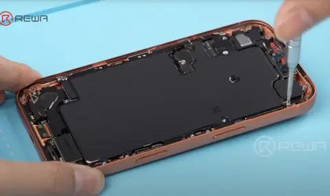 Първо разглобяване на iPhone 17 Pro (ВИДЕО) - 1