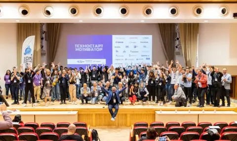 От класната стая до технологичните върхове - „ТЕХНОСТАРТ Мотиватор” 2025 - 1