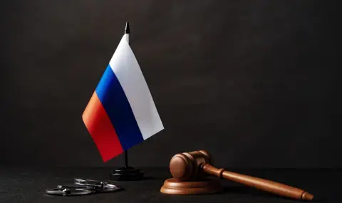 72-year-old American pleads guilty to mercenary in Moscow court  - 1