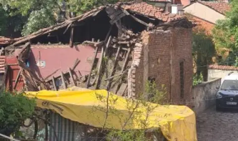 Частна къща се срути в Стария град на Пловдив