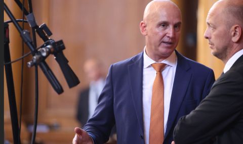 Димитър Найденов: Не отнемане концесията за "Росенец", а монополното положение на "Лукойл" вдига цените - 1