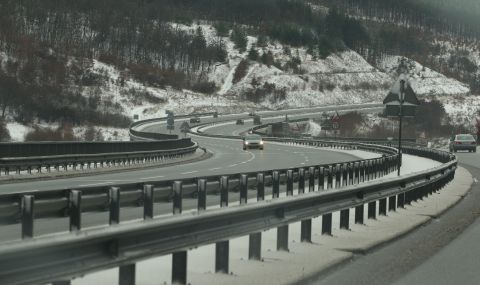 АПИ: Високопланинските проходи вече са в режим на зимно поддържане - 1