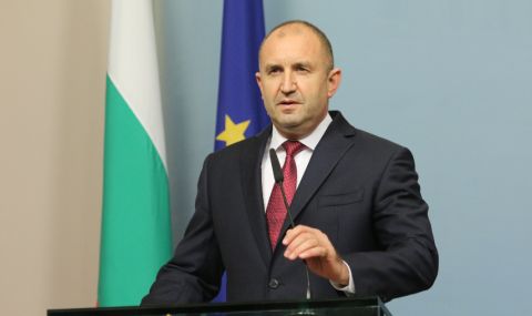 Президентът: Честит празник, скъпи български жени! - 1
