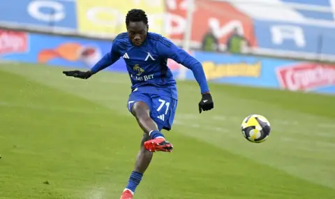 Защитник на Левски в полезрението на френски отбори - 1