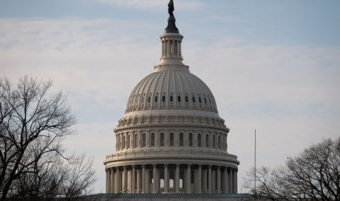 Парашутисти евакуираха Капитолия - 1