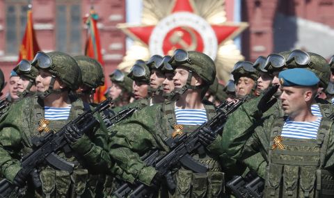 10 000 руски войници се връщат в базите си след учения край Украйна - 1