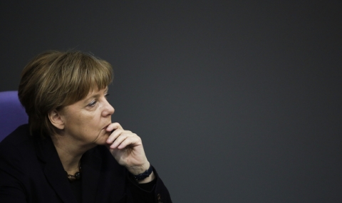 Рейтингът на Меркел се срина - 1