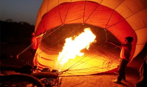 Балон с 16 души на борда падна в Тексас - 1