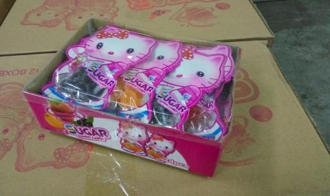 Задържаха близо 60 000 опаковки с бонбони на митница Бургас - 1